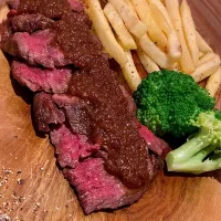 牛ハラミステーキ特製オニオンソース🍖|Kojiさん