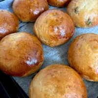 クルミとレーズンとクリームチーズのパン