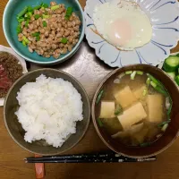 昼食　納豆目玉焼き定食| ATさん