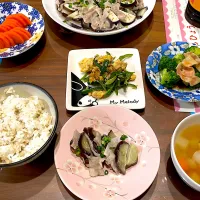 茄子と豚バラのレンジ蒸し　大根と人参のコンソメスープ　ブロッコリーとベーコンのカレー炒め　ピーマンとツナの卵オイスター炒め|おさむん17さん