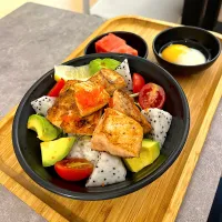 牛油果三文魚丼飯| skyblueさん