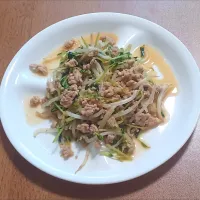 豚と豆苗ともやしの甘辛ニンニクみそ炒め|ナナさん