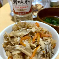 単身赴任中の男飯(舞茸の炊き込みご飯)|おおもりの星さん