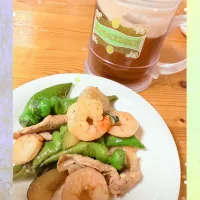 ししとうと海老、豚バラの炒め物|ショコラさん