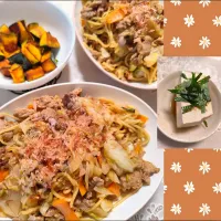 焼きそばの夜ごはん(食べる時目玉焼き作りのせる)| m.rafuさん