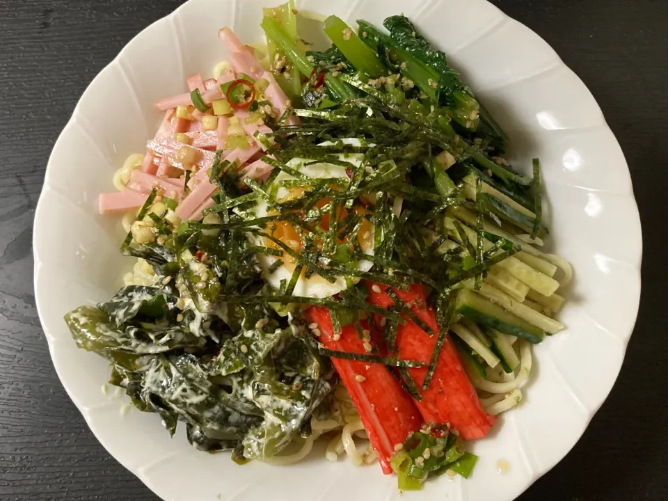 あるものぶっ込み冷やし中華😆|まちゃさん