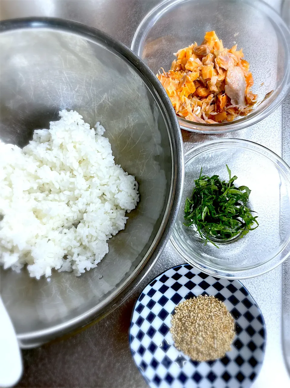 鮭と大葉のおにぎり🍙|藤田 まり子さん