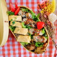 ムネ肉と豆腐のハンバーグ弁当
　ムネ肉豆腐ハンバーグ
　だし巻き玉子
　鶏肉の香草焼き

美味しくできました✨|ふかふかごはんさん