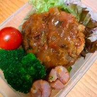 トマト煮込みハンバーグ！ チーズ入り|アボカド🥑さん