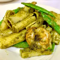 Rigatoni with Shrimp and Homemade Basil Pesto| gonbenさん