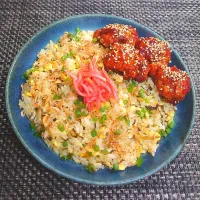 干し海老高菜チャーハンとヤンニョムチキンでムスコの置きランチ|からあげビールさん