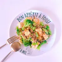 ツナと豆腐、ブロッコリーのつぶみそ炒め|sakiさん