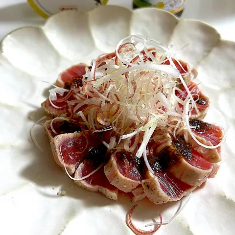 「国産あおさとゆずの和風ドレッシング」を使ってみたSnapdishの料理・レシピ写真:由美さんの料理 まぐろの炙り　あおさとゆずのドレッシングかけて😋