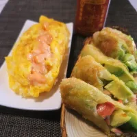ベトナム風 揚げ焼き春巻 
やけくそオムシラチャー| マギーさん