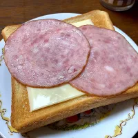 ハムトースト|はっちぃさん