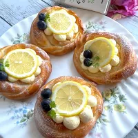 とんちんさんの料理 レモンカスタードクリームパン🍋|とんちんさん