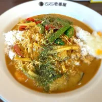 グリーンスパイスカレー、ハーフエビにこみ、5辛🍛🔥|buhizouさん