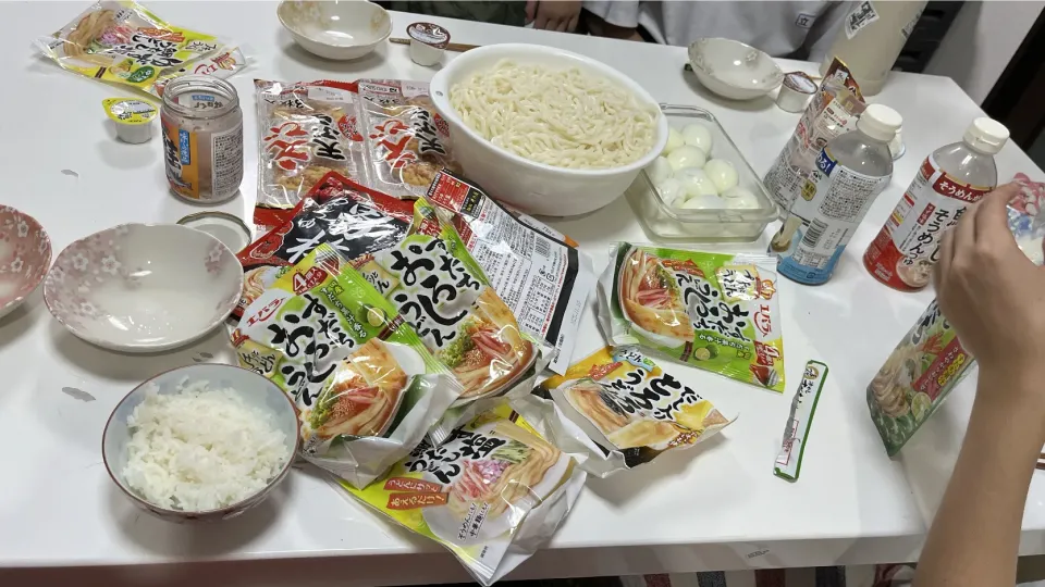 ギリギリ気力の晩御飯☆流水麺うどん☆ゆで卵☆かき揚げ☆うどん揚げ|Saharaさん