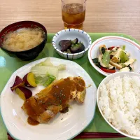 寮の晩ごはん😋|すかラインさん
