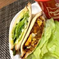 「大豆のお肉」と鳥ミンチのキーマカレーホットサンド＆玉子とレタスのホットサンド|サンドウィッチ伯爵さん