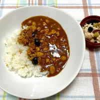 豆と鶏キーマカレー、豆ツナサラダ|jackybeanさん