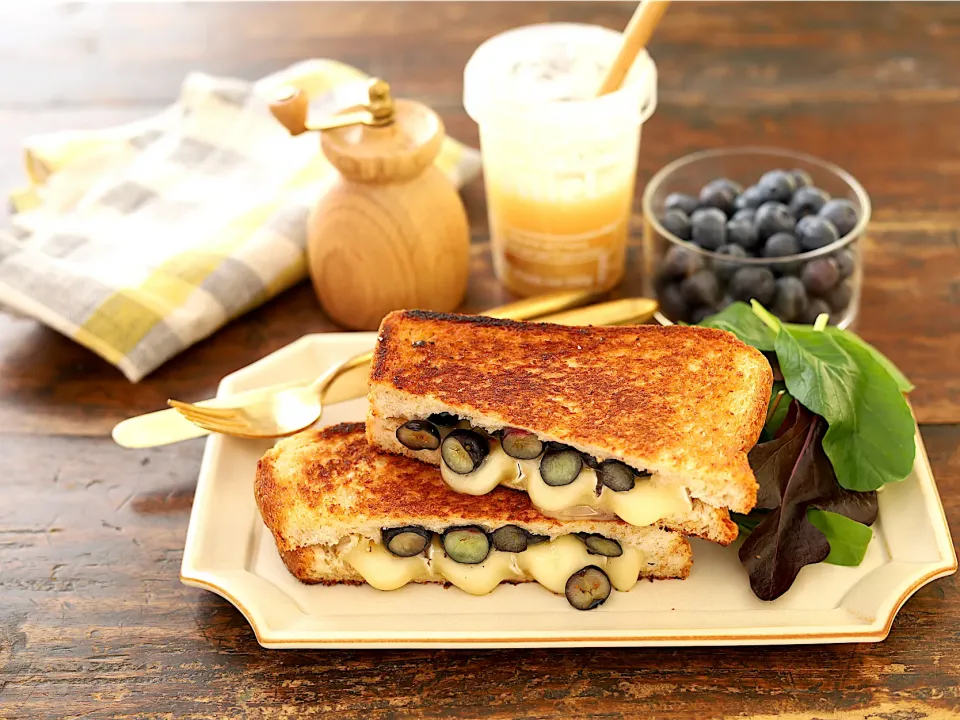 ル・ルスティック ブリーとブルーベリーのトーストサンド|Le Rustique_Fromageさん