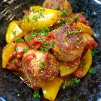 ミートボールとカラーピーマンのトマト煮|はるみさん