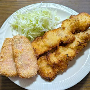 Snapdishの人気料理写真:串カツとハムカツ