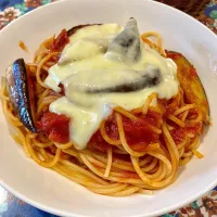 とろけるチーズとナスのトマトソース🍆🍅🧀|Kojiさん