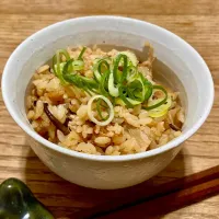 「炊き込みご飯de朝」🍚
味の干物、ナスの冷やし蜂
素麺の味噌汁で朝ごはん💦|ばくあんしゃさん