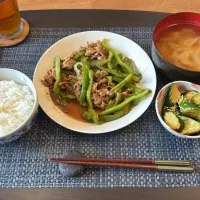 青椒肉絲・ジャガイモとタマネギの味噌汁・キュウリの浅漬け|a-parkさん