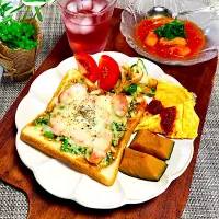 おくらとウインナーの夏ピザトースト|まめもにおさん