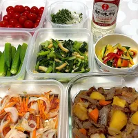 ⭐︎今日の晩ご飯⭐︎ 肉じゃが　野菜のマリネ　鮭の南蛮漬け　小松菜煮|hamamaさん