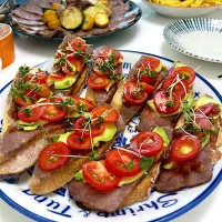 ローストビーフのオープンサンド🥪🍖🥑🍅