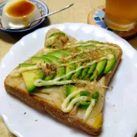 アボカドオニオントースト|うたかた。さん