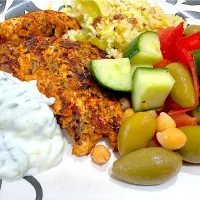 Mediterranean Harmony Plate
A Grilled Chicken Feast with Bulgur Pilaf, Chickpea Salad & Tzatziki|Laki Maikaʻiさん