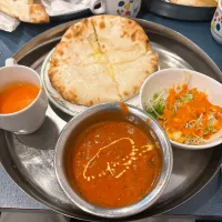 エビカレーとチーズナン