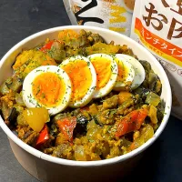 夏野菜の味噌ドライカレー🍛| レオンさん