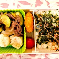 ズッキーニと玉ねぎと牛肉の炒め物❤️旦那さんお弁当❤️| かおるcitronさん
