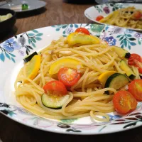 ズッキーニとアンチョビのパスタ|古尾谷りかこさん