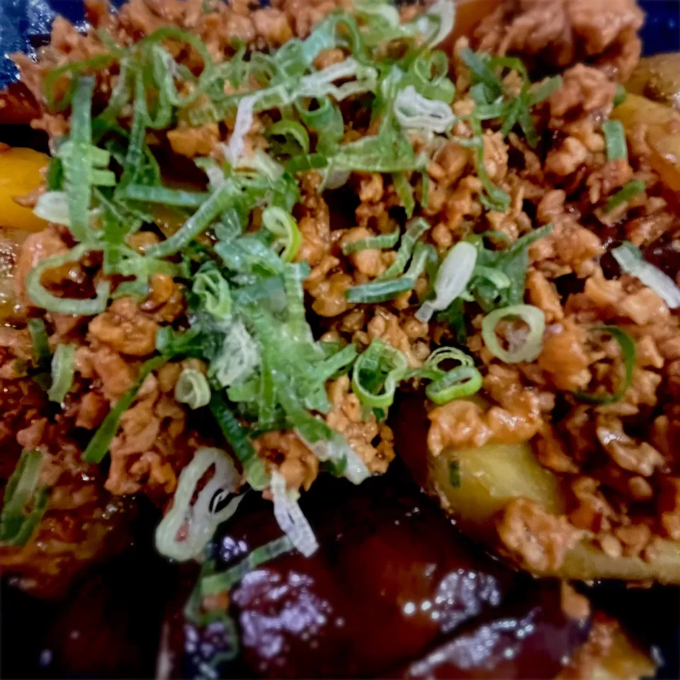 ナスとジャガイモの鶏皮油コンソメ炒め煮|stalinさん