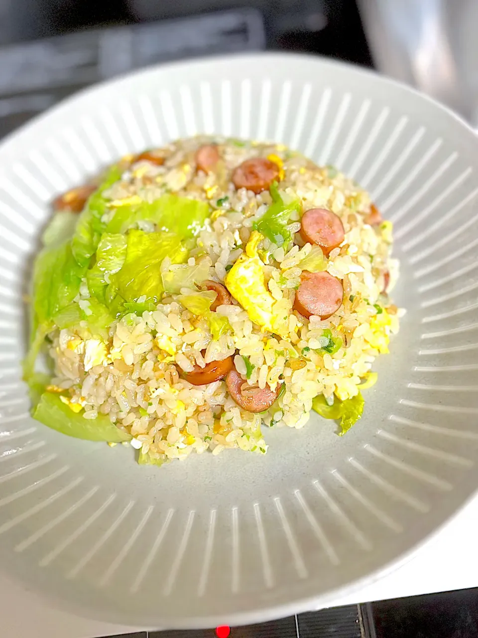 レタスチャーハンwithシャウエッセン|naomin.･*さん