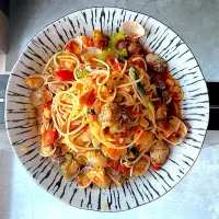 浅利とサーモンとゴーヤと小松菜のトマト🍅ソースパスタは昼賄いでした| shikaさん