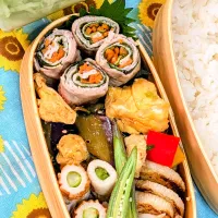 本日のお弁当〜豚ロースのくるくる焼弁当|f.1125beさん