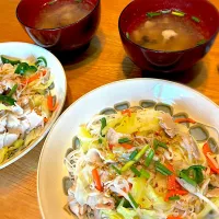 焼きビーフンでランチ　海老としめじのスープ|じゅんさんさん