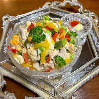 ササミ＊ゆで卵＊人参🥕胡瓜🥒ブロッコリー🥦ミニトマト🍅ピクルス和え＊シラチャーマヨ|henryさん