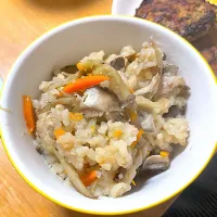キノコたっぷりかやくご飯|れもんさん