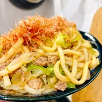 かつお節、踊り狂う焼きうどん|桃仙メル🍑さん