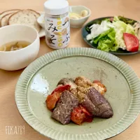 思ったよりも洋風です なすとトマトの鶏肉つぶみそ炒め|FIKA789さん
