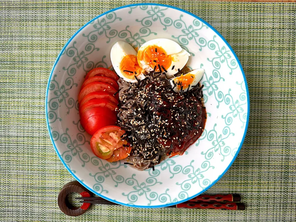 旦那作🧑‍🍳　マッククス🇰🇷 ビビン麺とは麺が違うんだそうです！|BUBUさん